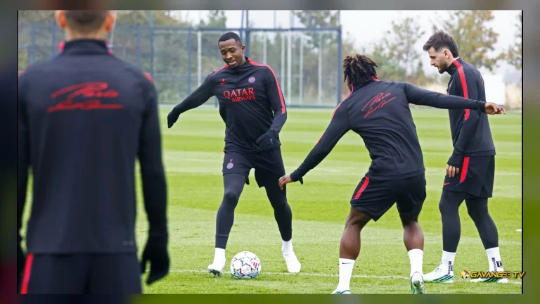 Cầu thủ PSG trong buổi tập tại Paris trước trận đấu
