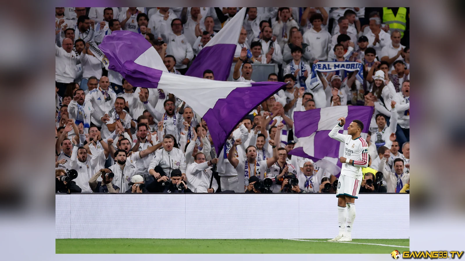 Khán đài Bernabéu trong trận Real Madrid gặp Sevilla